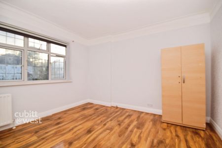 6 bedroom detached house to rent - Photo 2