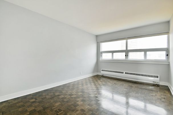 21 James Street - 508 - Photo 1