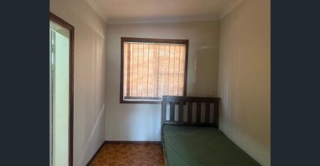 House for rent - Photo 2