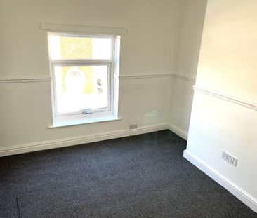 2 bedroom end of terrace house to rent - Photo 1