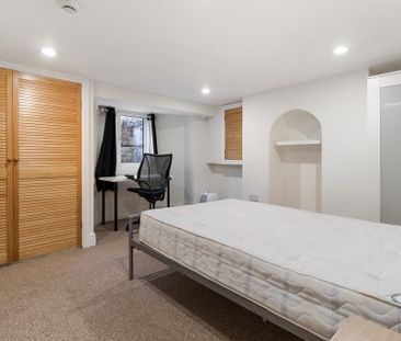 5 bedroom terraced house to rent - Photo 5