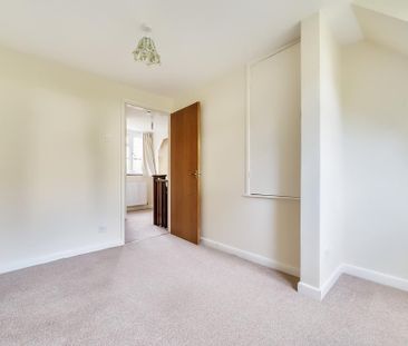 3 bedroom detached house to rent - Photo 4