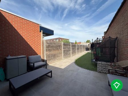 Prachtig gerenoveerde woning met 3 slaapkamers en tuin te Roeselare - vrij vanaf 1/04/2026. - Foto 2