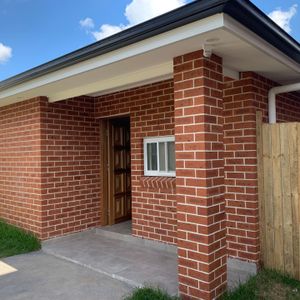 Modern 3-Bedroom Granny Flat in Doonside - Photo 3