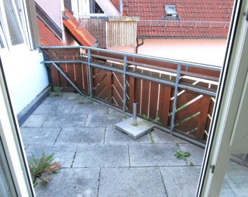 Helle 2-Zimmer-Dachgeschoss-ETW mit Balkon - Eckental / Wohnung mieten - Photo 1