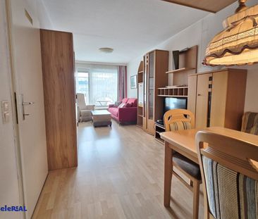 tolle 2 Zimmer - große Loggia - extra Küche - voll möbliert - zzgl.... - Photo 2