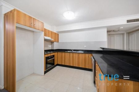 SPACIOUS AND MODERN APARTMENT IN SOUGHT AFTER LOCATION - Photo 3