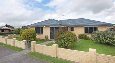 3 Bedroom townhouse - Photo 2