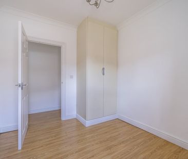 3 bedroom flat to rent - Photo 5