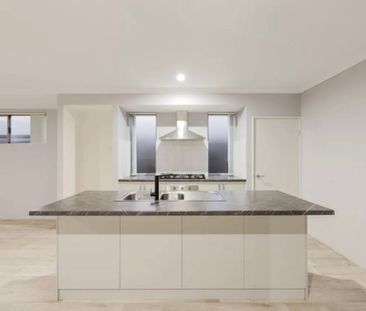 10 Mandalup Road, Haynes - Photo 2