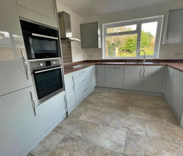 3 bedroom detached bungalow to rent - Photo 4