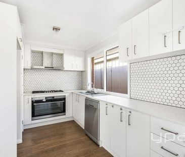 Location Location! - Photo 3