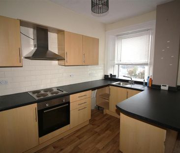 3 bedroom apartment to rent - Photo 6