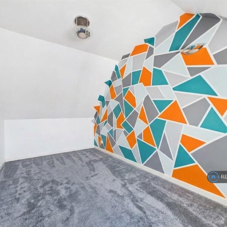 4 bedroom semi-detached house to rent - Photo 1