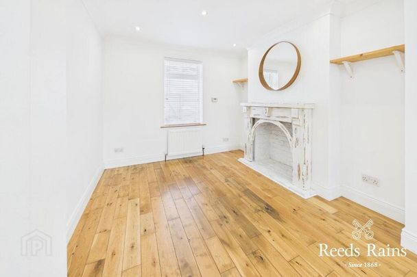42 Scrabo Road, Newtownards, BT23 4NR - Photo 1