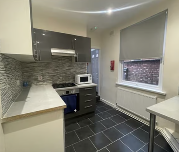 1 bedroom in a house share to rent - Photo 5