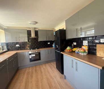 Room in a Shared House, Burgess Road, SO16 - Photo 4