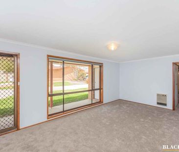 Cosy Three Bedroom Townhouse in Suburban Area. - Photo 1