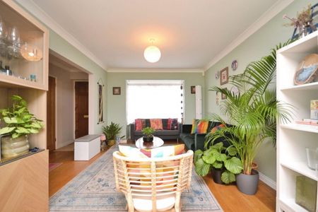 3 bedroom House To Let - Photo 4