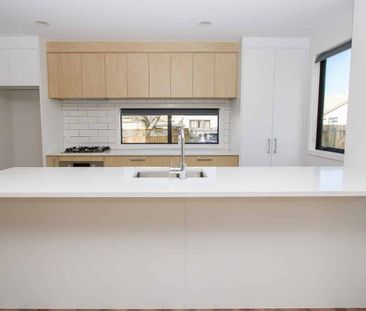 Townhouse in Frankton - Photo 2