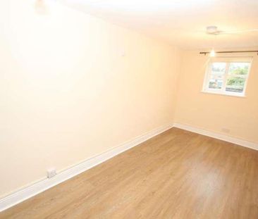 Chertsey, Surrey, KT16 - Photo 5