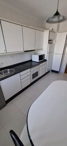 Piso de alquiler en Rúa Escultor Gregorio Fernández, Fátima - Photo 3