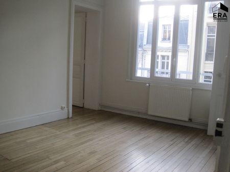 A LOUER APPARTEMENT EN PLEIN CENTRE VILLE DE ST QUENTIN 02100. - Photo 2