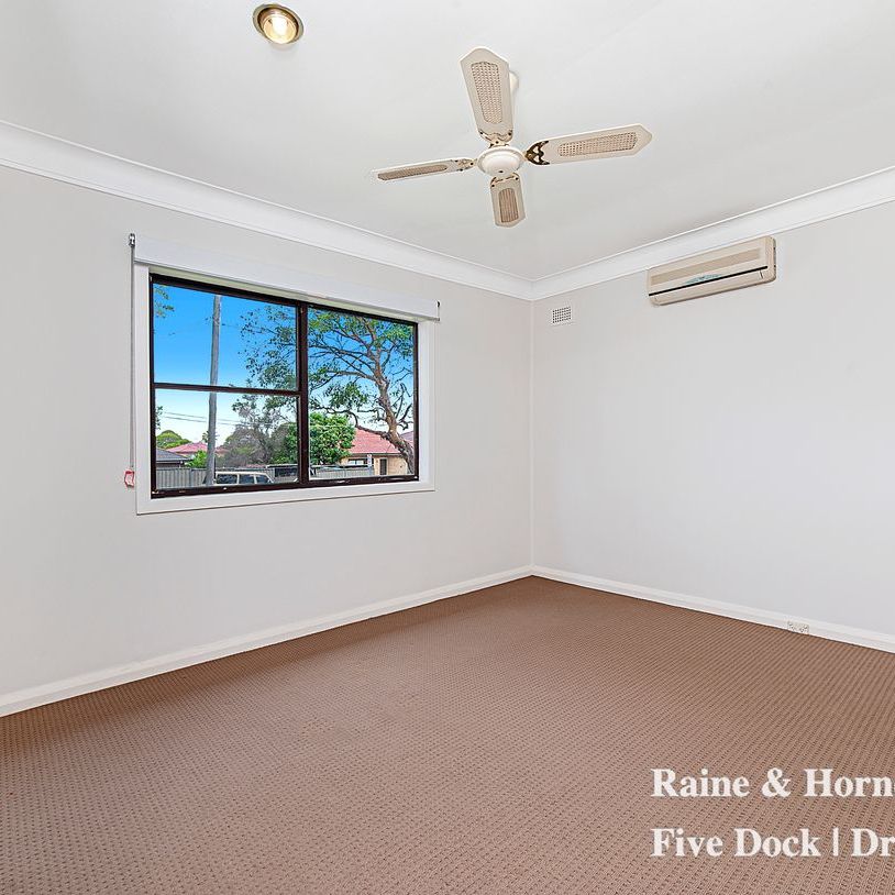 Three Bedroom Family Home - Photo 1
