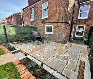 Parkstone, BH12 - Photo 6