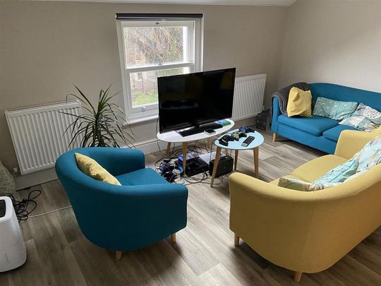 3 bedroom flat to rent - Photo 1