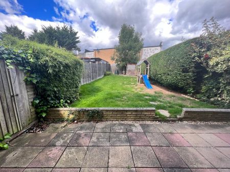 3 bedroom semi-detached house to rent - Photo 5