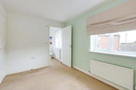 2 bedroom maisonette to rent - Photo 3