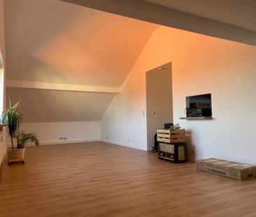 Schöne 3-Zimmer-Dachgeschosswohnung m. Balkon (90 m2 Grundfläche) - Foto 1
