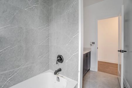 For Lease - 8 Santa Barbra Lane, Halton Hills, Ontario - Photo 5