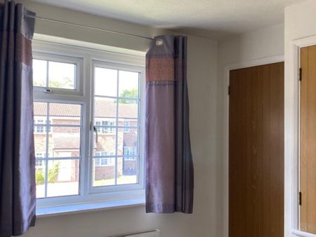 2 bedroom terraced house to rent - Photo 2