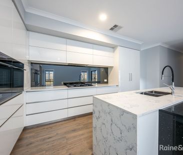 Contemporary Family Living - Photo 2