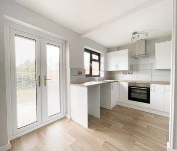 2 bedroom semi-detached house to rent - Photo 6