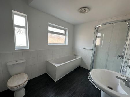 2 bedroom terraced house to rent - Photo 2