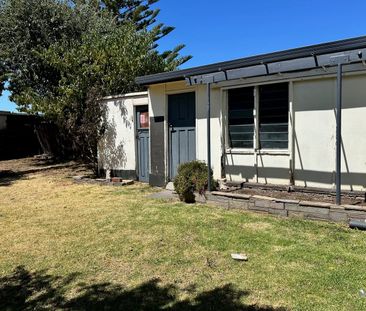 Easy, Carefree Living! - Photo 1