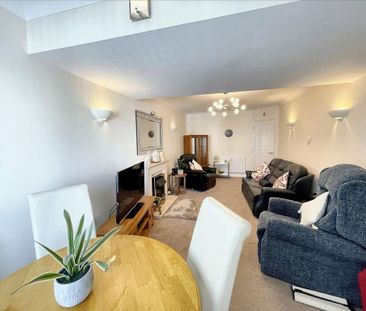 2 bedroom flat to rent - Photo 2