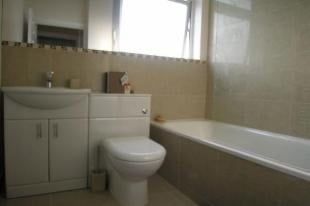 3 Bed Terraced House, Grenadier Street, E16 - Photo 5