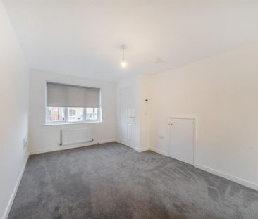 2 bedroom semi-detached house to rent - Photo 3