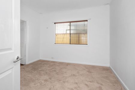 Beautifully renovated home perfectly positioned in the heart of town - Photo 3