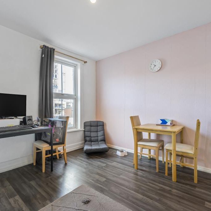 2 bedroom maisonette to rent - Photo 1