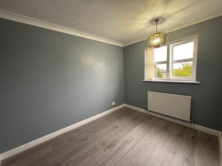 PETERBOROUGH - Photo 3