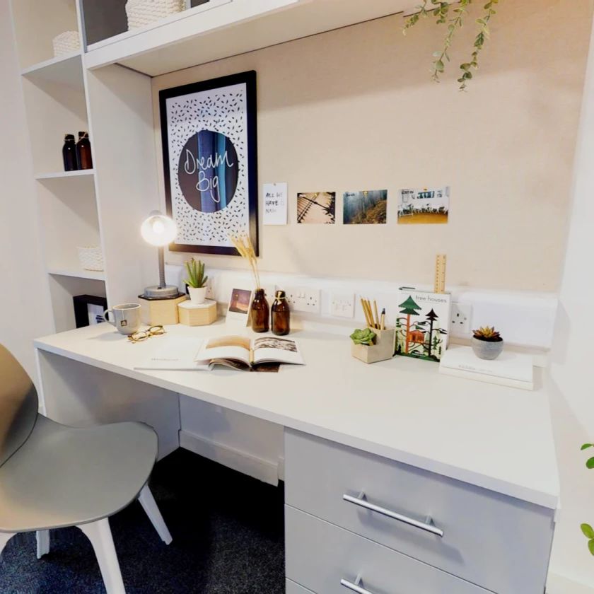 Silver En Suite - Photo 1