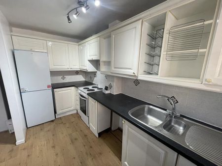 2 bedroom end of terrace house to rent - Photo 3