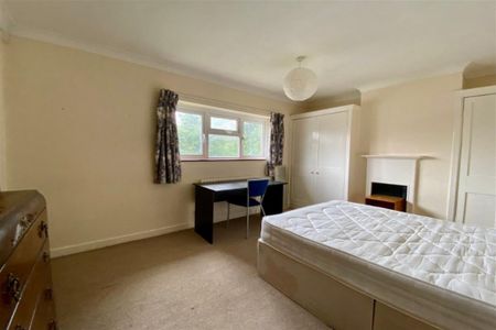 4 bedroom terraced house to rent - Photo 4
