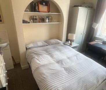 24 Malone Avenue, Room 4, Belfast, BT9 6ER - Photo 1