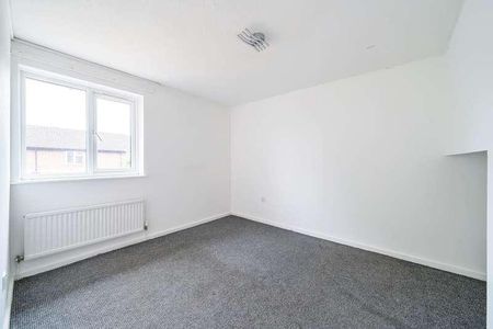 Starling Walk, Hampton, TW12 - Photo 4